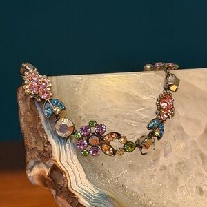 NWT Signed Sorrelli Pastel Crystal Floral Bracelet w/ Pouch & Card Adjustable